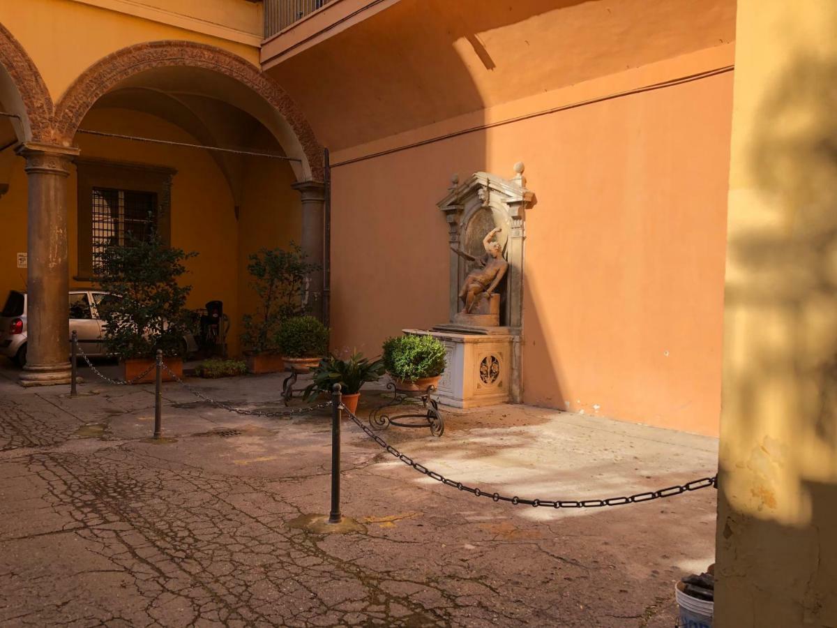 Andrea Luxury Apartments Strada Maggiore Studio 1 Bologna Bagian luar foto
