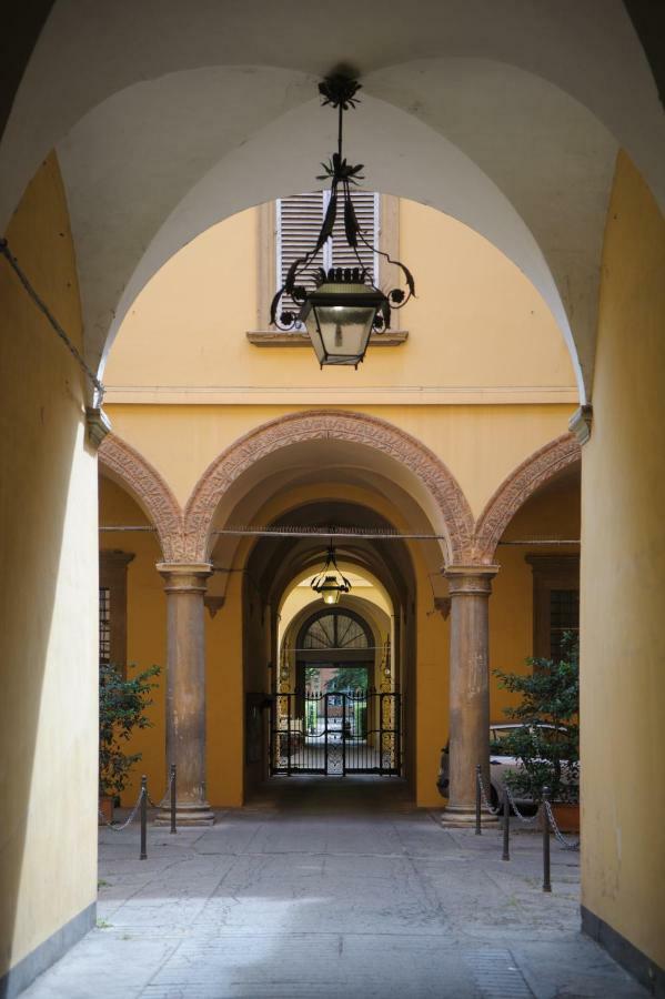 Andrea Luxury Apartments Strada Maggiore Studio 1 Bologna Bagian luar foto
