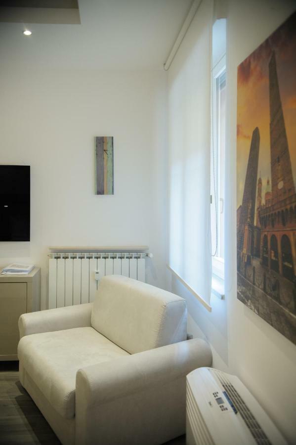 Andrea Luxury Apartments Strada Maggiore Studio 1 Bologna Bagian luar foto