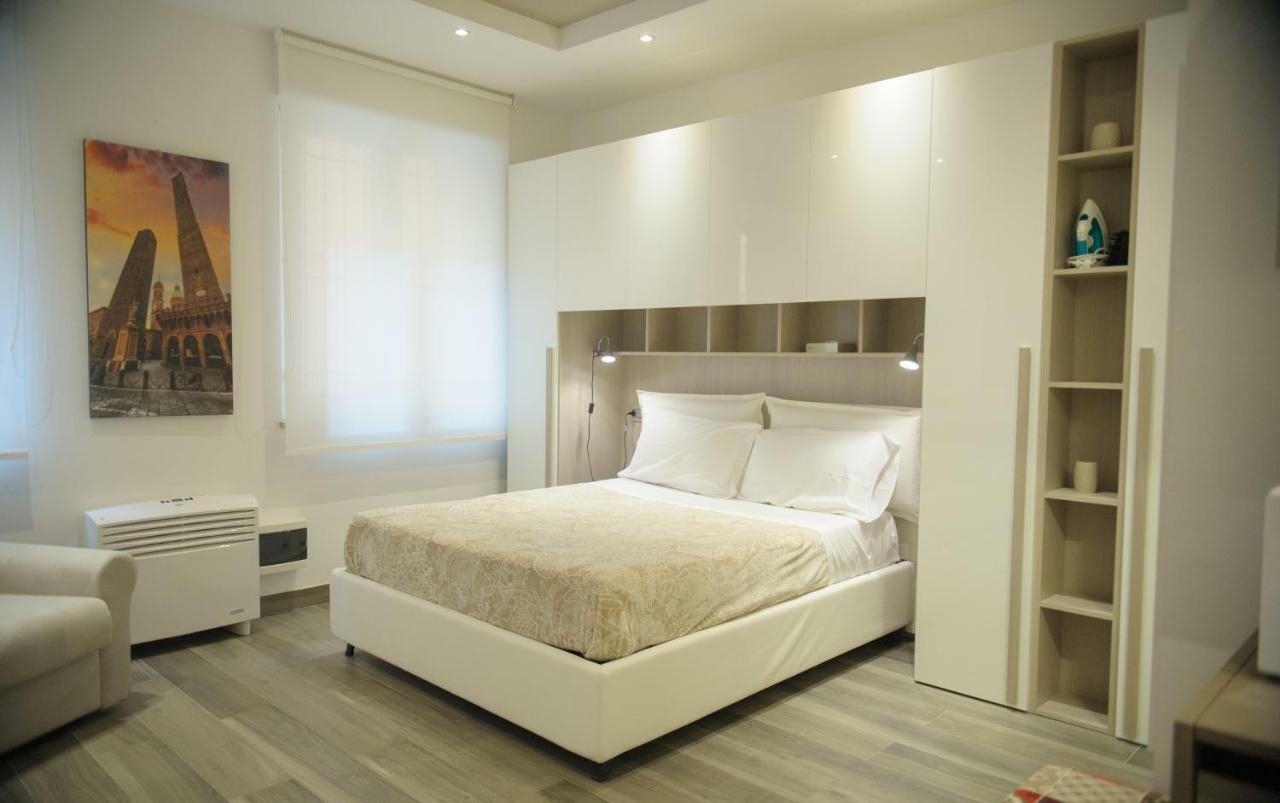 Andrea Luxury Apartments Strada Maggiore Studio 1 Bologna Bagian luar foto